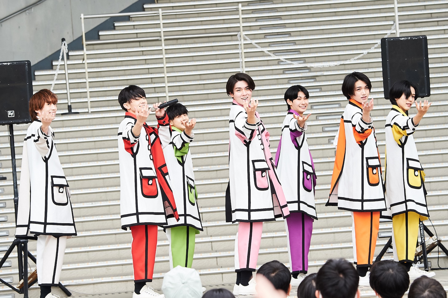 「THE SUPER FRUIT×世が世なら!!! Special Spring Live」の様子。（撮影：上溝恭香）