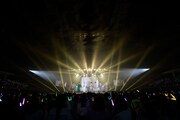「Kiramune Presents Fan×Fun Time 2022」東京・武蔵野の森総合スポーツプラザ公演のオープニングの様子。（撮影：草刈雅之）