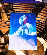 「M八七」のジャケットフラッグ。