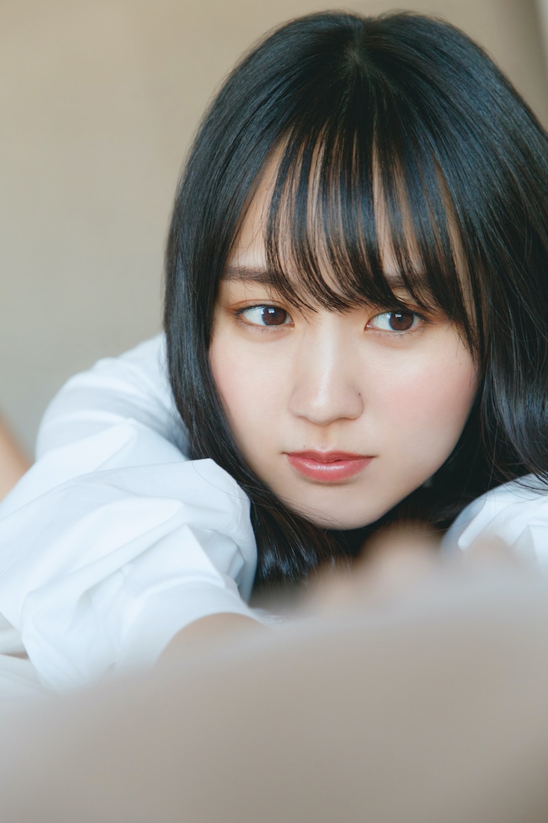 乃木坂46賀喜遥香1st写真集「まっさら」セブンネット版裏表紙カット。（撮影：菊地泰久）