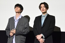 左から萩原利久、八木勇征（FANTASTICS from EXILE TRIBE）。