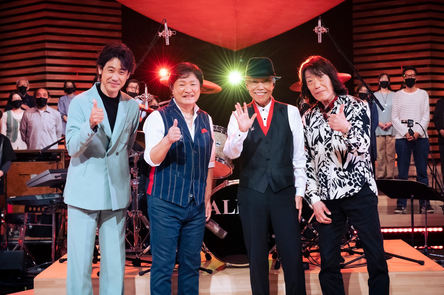 左から大泉洋、アリス。（写真提供：NHK）