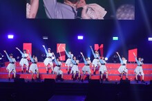 「つばきファクトリー CONCERT TOUR～PARADE 日本武道館スッペシャル～」の様子。