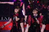 「つばきファクトリー CONCERT TOUR～PARADE 日本武道館スッペシャル～」の様子。