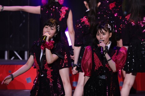 「つばきファクトリー CONCERT TOUR～PARADE 日本武道館スッペシャル～」の様子。