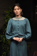 山本悠里役の守屋茜。