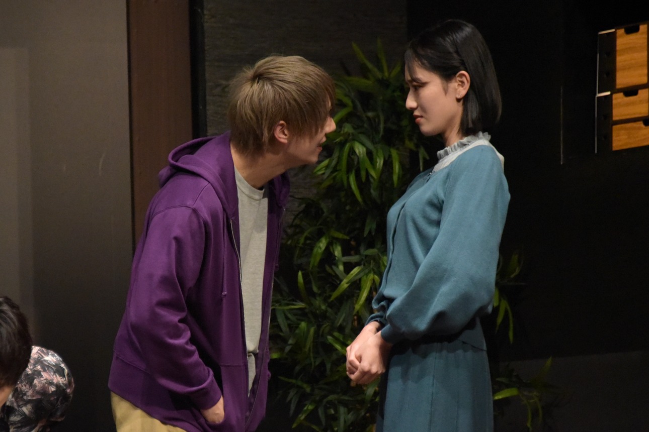 「テーマ 我が家の家族」公開ゲネプロの様子。