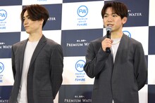 左からEXILE TETSUYA、EXILE NAOTO。