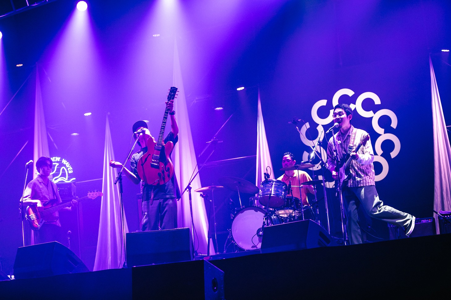 Yogee New Waves（撮影：日隈天明、ハラエリ、ヤマモトハンナ）