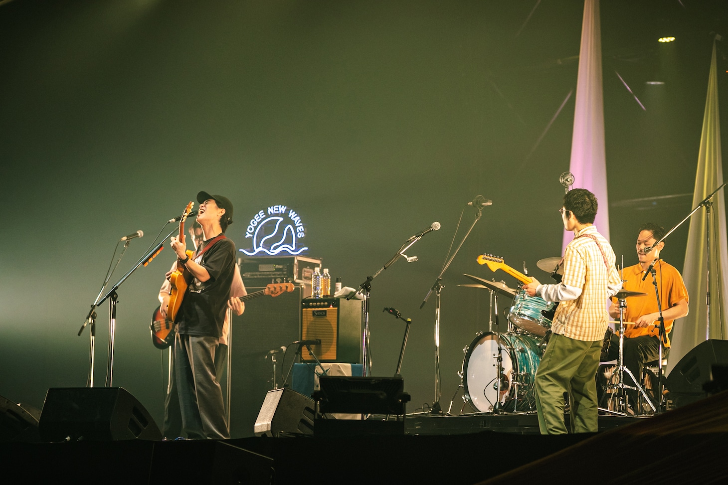 Yogee New Waves（撮影：日隈天明、ハラエリ、ヤマモトハンナ）