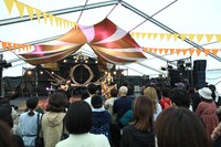 吉澤嘉代子（撮影：日隈天明、ハラエリ、ヤマモトハンナ）