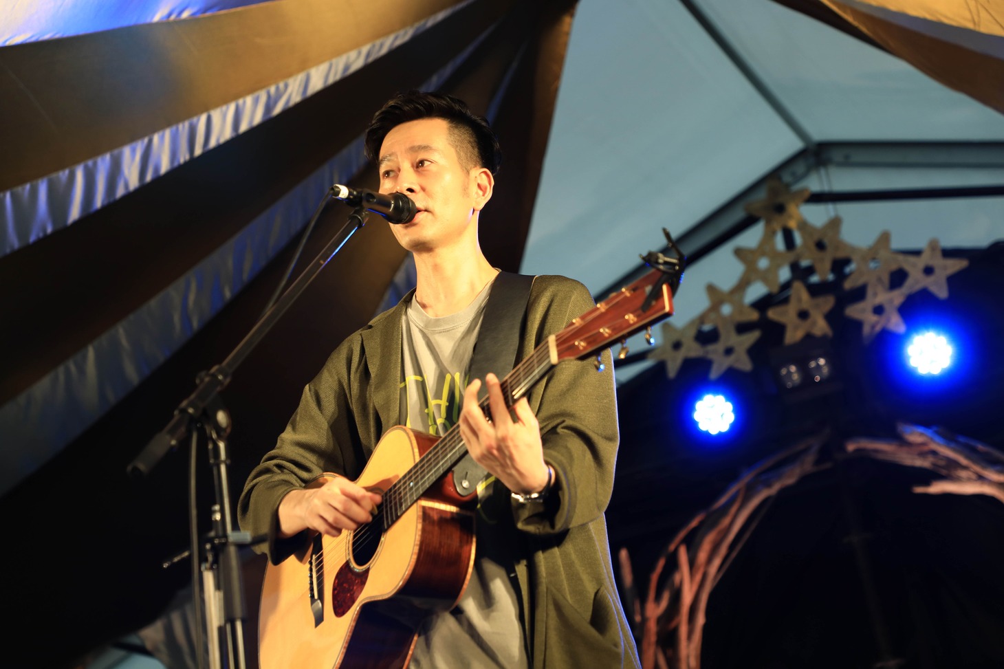 佐藤良成（ハンバート ハンバート）（撮影：日隈天明、ハラエリ、ヤマモトハンナ）