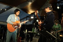 堀込泰行（撮影：日隈天明、ハラエリ、ヤマモトハンナ）