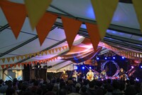 堀込泰行（撮影：日隈天明、ハラエリ、ヤマモトハンナ）