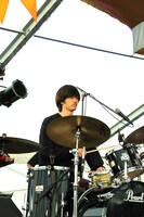 野元喬文（yonawo）（撮影：日隈天明、ハラエリ、ヤマモトハンナ）