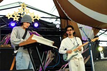 yonawoの田中慧と斉藤雄哉。（撮影：日隈天明、ハラエリ、ヤマモトハンナ）