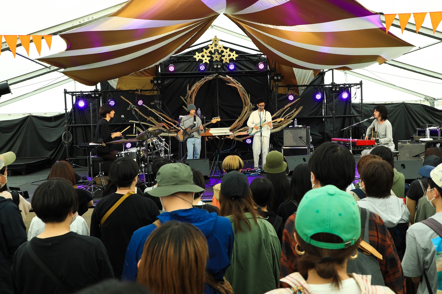 yonawo（撮影：日隈天明、ハラエリ、ヤマモトハンナ）