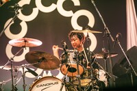 アヒト・イナザワ（NUMBER GIRL）（撮影：日隈天明、ハラエリ、ヤマモトハンナ）