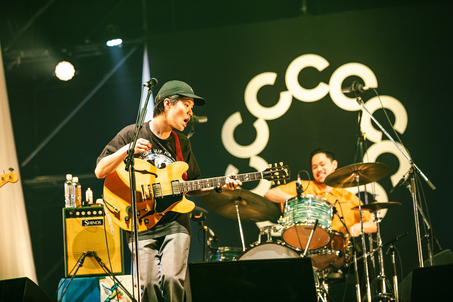 角舘健悟（Yogee New Waves）（撮影：日隈天明、ハラエリ、ヤマモトハンナ）