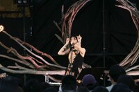 吉澤嘉代子（撮影：日隈天明、ハラエリ、ヤマモトハンナ）