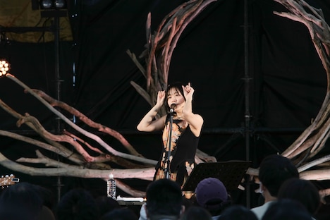 吉澤嘉代子（撮影：日隈天明、ハラエリ、ヤマモトハンナ）