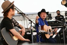 なぎら健壱×高田漣（撮影：日隈天明、ハラエリ、ヤマモトハンナ）