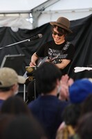 高田漣（撮影：日隈天明、ハラエリ、ヤマモトハンナ）