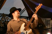 篠田智仁（Ｔ字路s）（撮影：日隈天明、ハラエリ、ヤマモトハンナ）