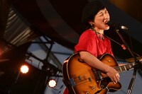 伊東妙子（Ｔ字路s）（撮影：日隈天明、ハラエリ、ヤマモトハンナ）