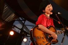 伊東妙子（Ｔ字路s）（撮影：日隈天明、ハラエリ、ヤマモトハンナ）