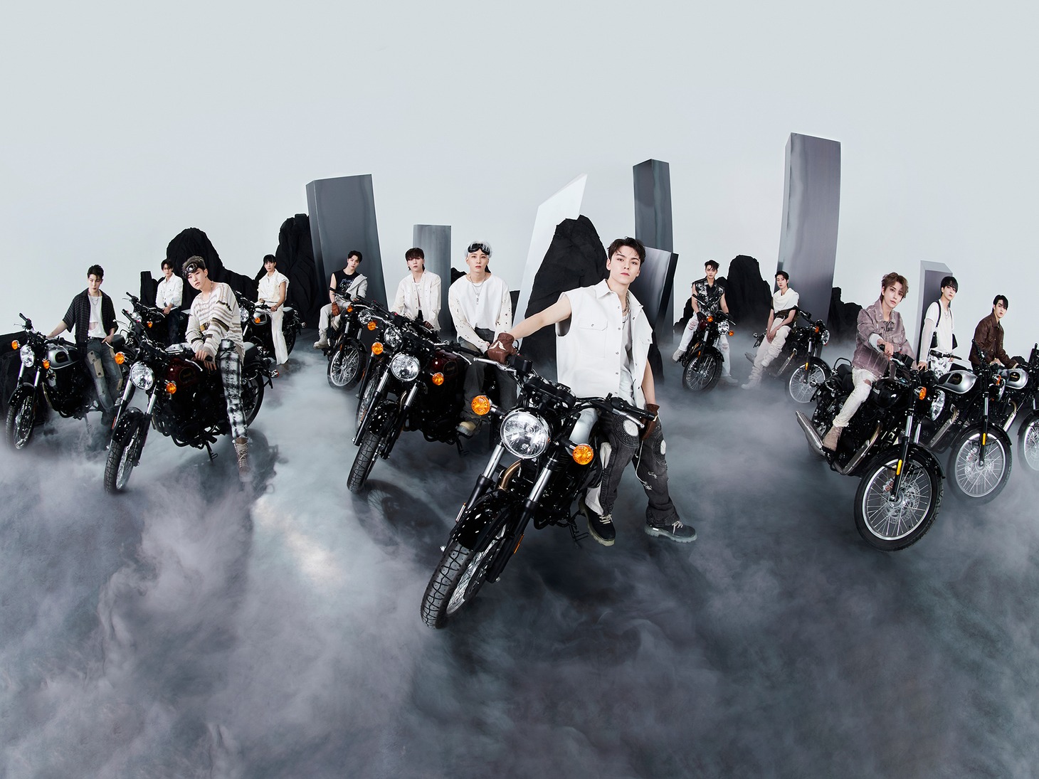 SEVENTEEN (c)PLEDIS Entertainment