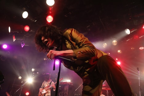 志磨遼平（Vo, G / ドレスコーズ）（撮影：松本時代）