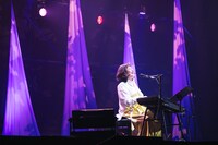 矢野顕子（やのとあがつま）（撮影：日隈天明、ハラエリ、ヤマモトハンナ）