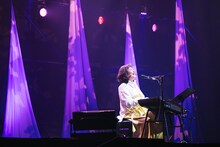 矢野顕子（やのとあがつま）（撮影：日隈天明、ハラエリ、ヤマモトハンナ）