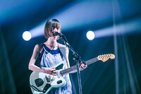 塩塚モエカ（羊文学）（撮影：日隈天明、ハラエリ、ヤマモトハンナ）