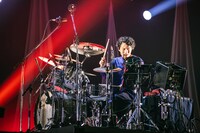 伊藤大助（クラムボン）（撮影：日隈天明、ハラエリ、ヤマモトハンナ）