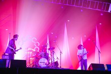 ペトロールズ（撮影：日隈天明、ハラエリ、ヤマモトハンナ）