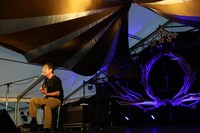 向井秀徳（撮影：日隈天明、ハラエリ、ヤマモトハンナ）