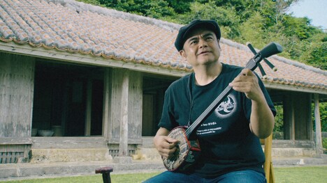 比嘉栄昇（BEGIN）（写真提供：NHK）