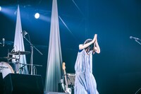 塩塚モエカ（羊文学）（撮影：日隈天明、ハラエリ、ヤマモトハンナ）