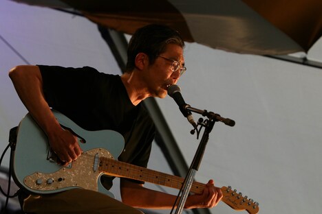 向井秀徳（撮影：日隈天明、ハラエリ、ヤマモトハンナ）