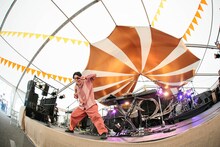 Kan Sano（撮影：日隈天明、ハラエリ、ヤマモトハンナ）