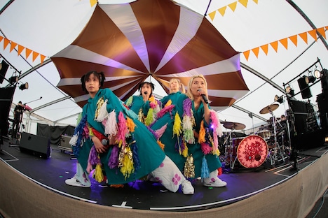 CHAI（撮影：日隈天明、ハラエリ、ヤマモトハンナ）