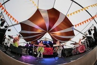 CHAI（撮影：日隈天明、ハラエリ、ヤマモトハンナ）