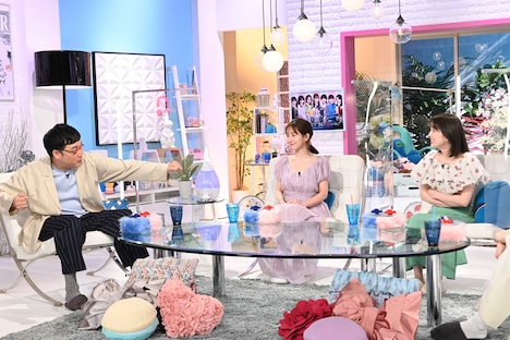 「あざとくて何が悪いの？」より、左から山里亮太、田中みな実、弘中綾香アナウンサー。 (c)テレビ朝日