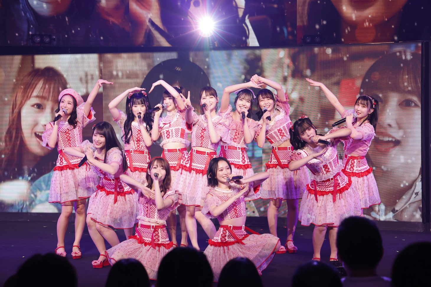 「=LOVE 全国ツアー2022『どう考えても、君ってイコラブのこと好きじゃん』」ファイナル公演の様子。(c)YOANI