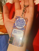 auスマートパスプレミアム会員限定チケット風アクリルキーホルダー