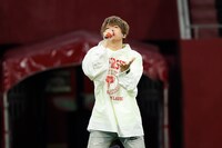 めいちゃん無料配信ライブ「『ファンファーレ！』inノエビアスタジアム神戸」より。（撮影：WISH 五十嵐和則）