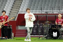 めいちゃん無料配信ライブ「『ファンファーレ！』inノエビアスタジアム神戸」より。（撮影：WISH 五十嵐和則）