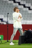 めいちゃん無料配信ライブ「『ファンファーレ！』inノエビアスタジアム神戸」より。（撮影：WISH 五十嵐和則）